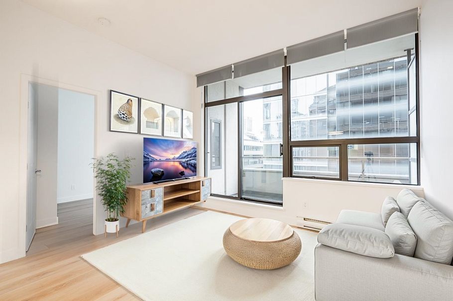 702 1010 Howe Street Vancouver, BC - 5