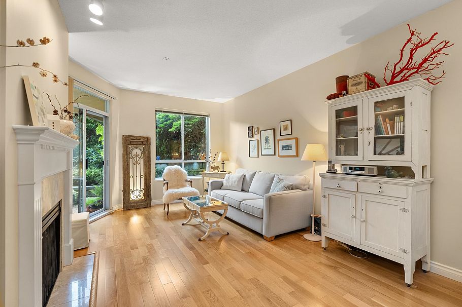 212 360 E 36th Avenue Vancouver, BC - 4