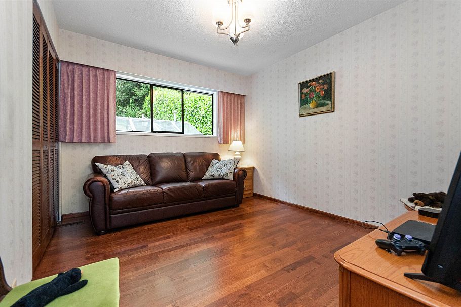 3772 Dollarton Highway North Vancouver, BC - 22