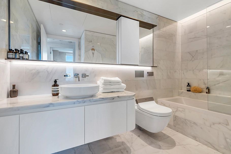 2201 1482 Robson Street Vancouver, BC - 4