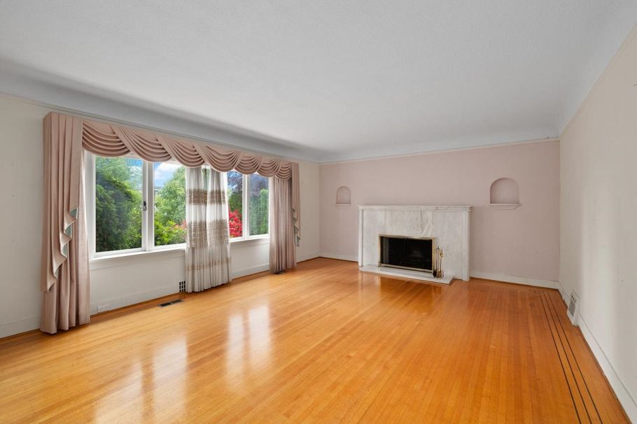 2676 W 33rd Avenue Vancouver, BC - 5