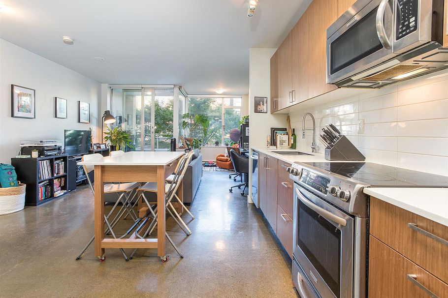 310 221 Union Street Vancouver, BC - 1