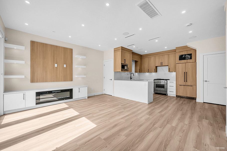 2371 Adanac Street Vancouver, BC - 1