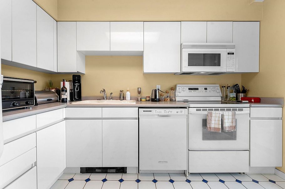 1106 1327 E Keith Road North Vancouver, BC - 15