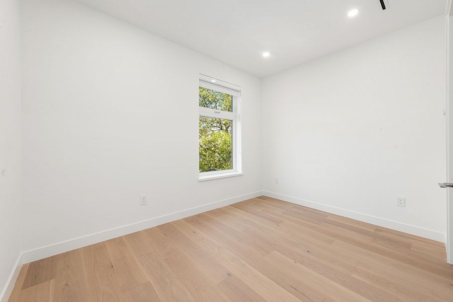 1 2750 W 19th Avenue Vancouver, BC - 24