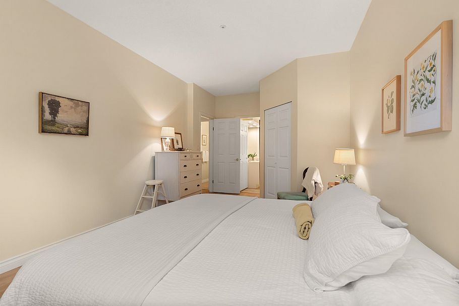 212 360 E 36th Avenue Vancouver, BC - 27