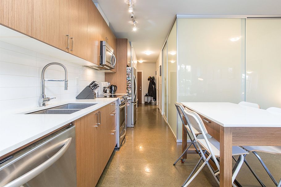 310 221 Union Street Vancouver, BC - 19