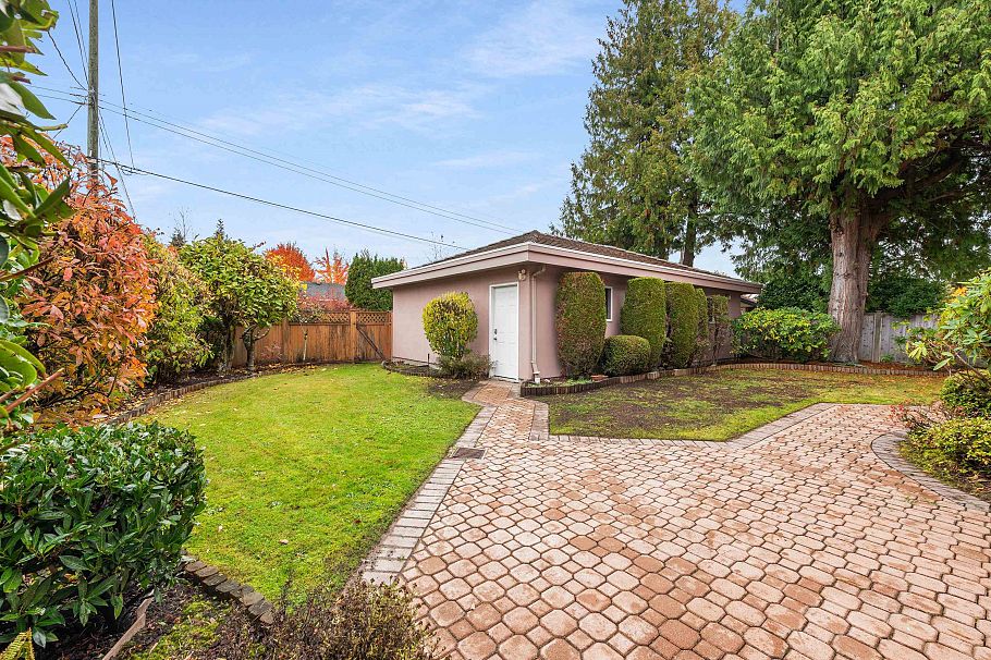 1363 W 51 Avenue Vancouver, BC - 40