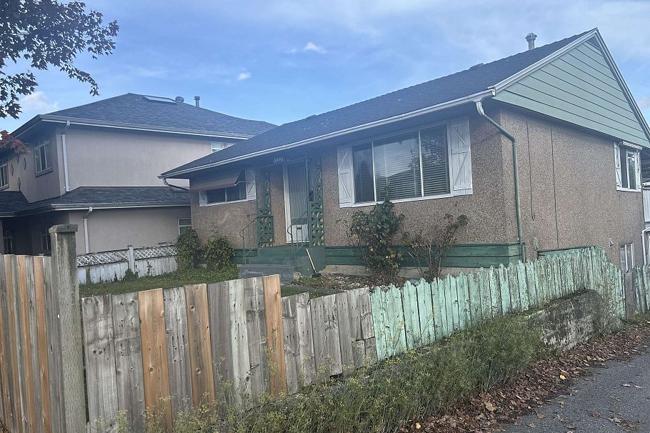 5692 Knight Street Vancouver, BC - 1