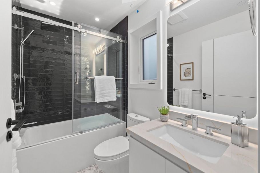 683 W 18th Avenue Vancouver, BC - 25