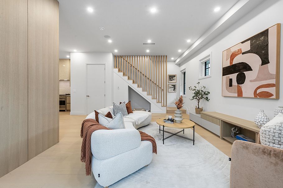 1 2136 E 10 Avenue Vancouver, BC - 8