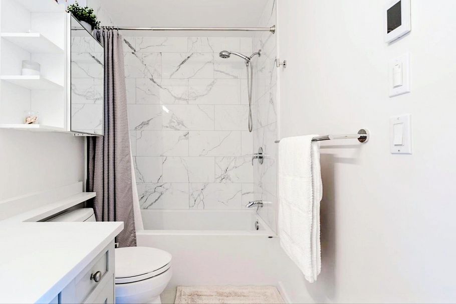 1 252 W 13th Street North Vancouver, BC - 17