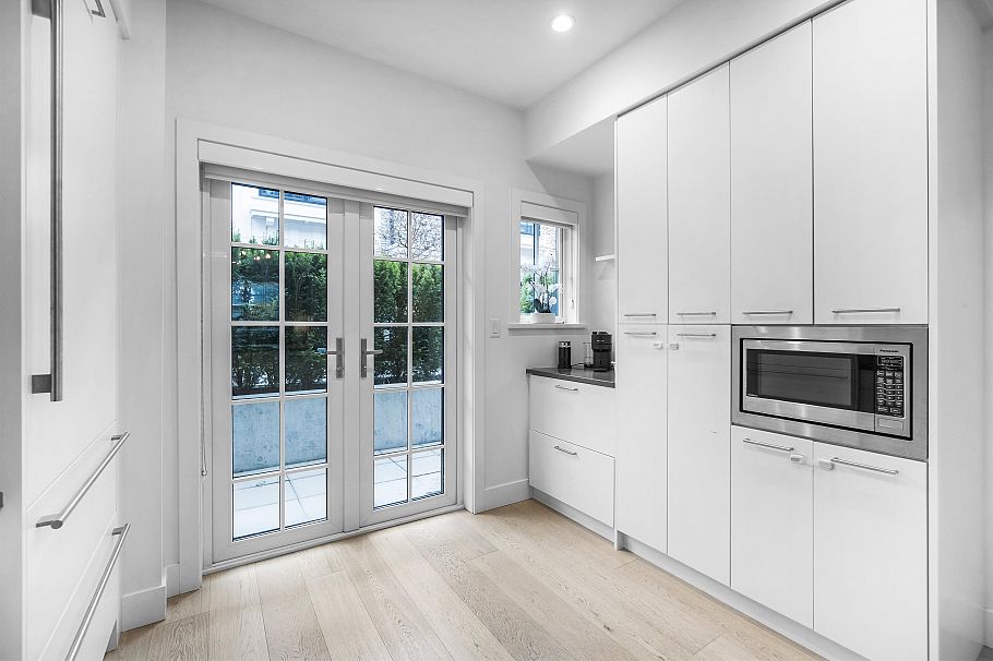 5 1133 Ridgewood Drive North Vancouver, BC - 19