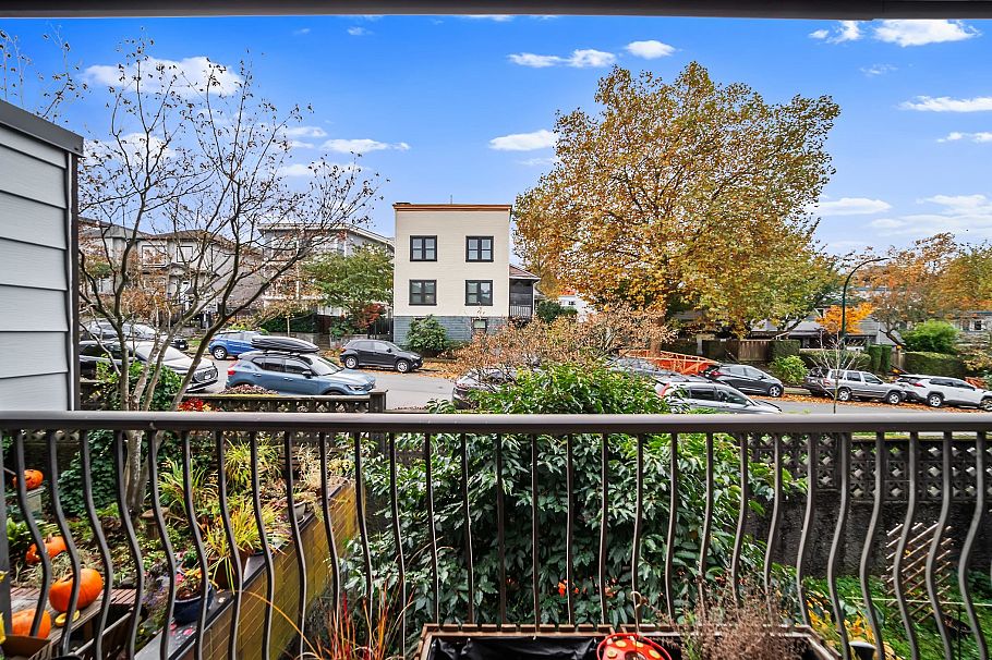 229 2033 Triumph Street Vancouver, BC - 16