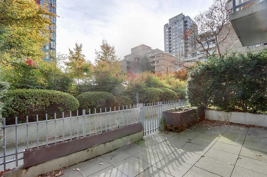 936 Richards Street Vancouver, BC - 23