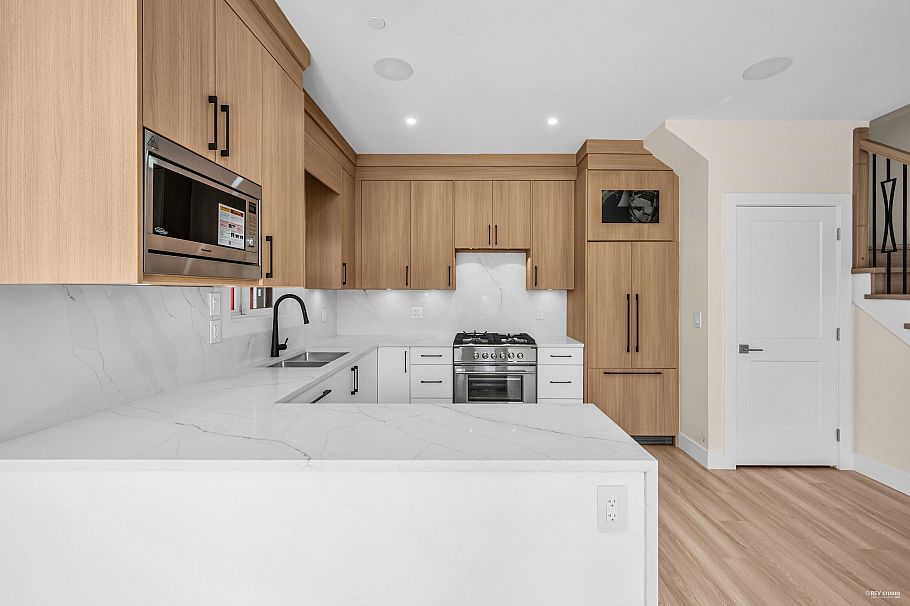 2371 Adanac Street Vancouver, BC - 9