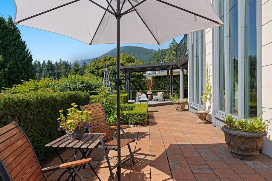 284 Sandringham Crescent North Vancouver, BC - 35