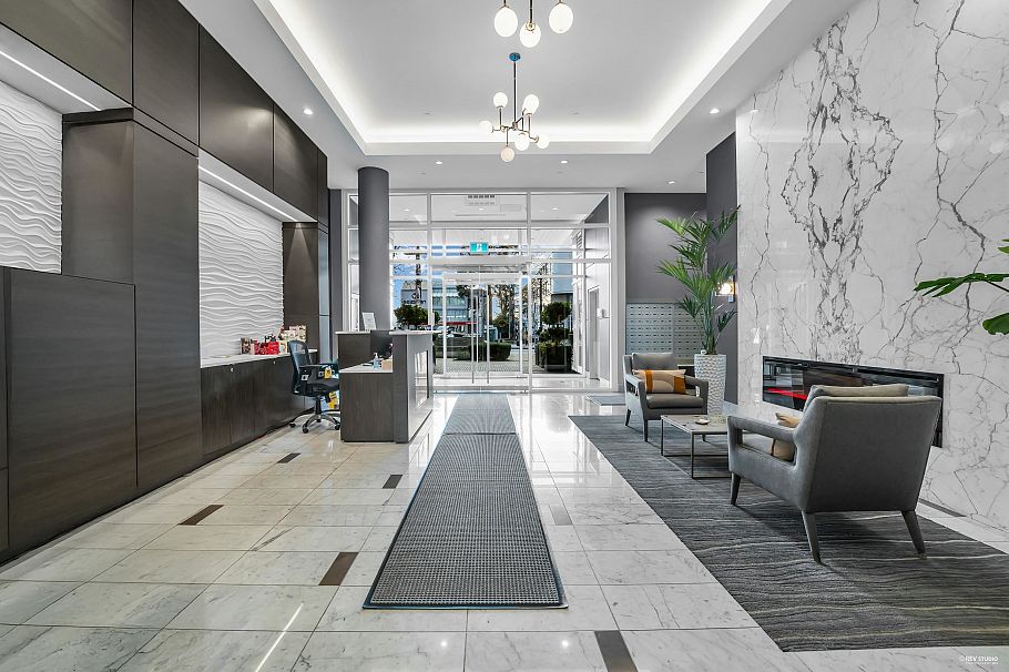 505 118 Carrie Cates Court North Vancouver, BC - 2