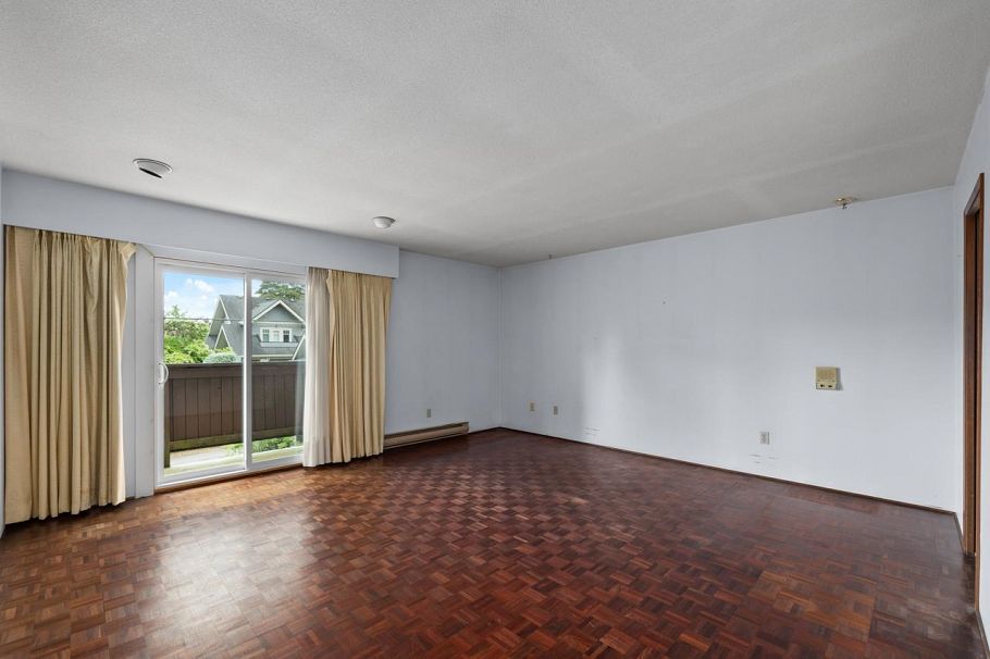 2676 W 33rd Avenue Vancouver, BC - 21