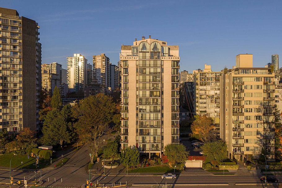 402 1575 Beach Avenue Vancouver, BC - 36