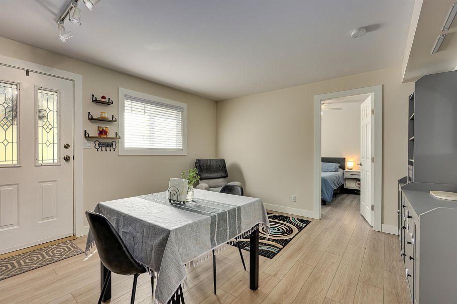 1433 Doran Road North Vancouver, BC - 22