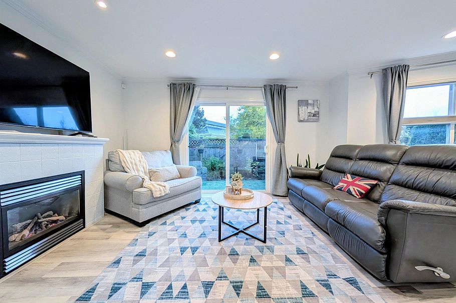 1 252 W 13th Street North Vancouver, BC - 4