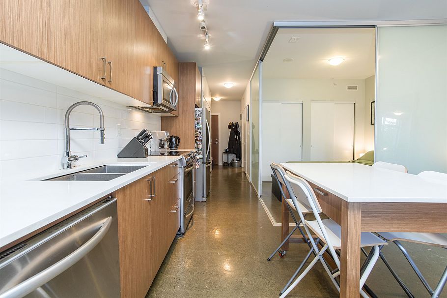 310 221 Union Street Vancouver, BC - 18