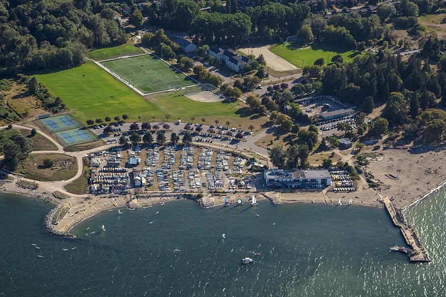 4427 W 16th Avenue Vancouver, BC - 18