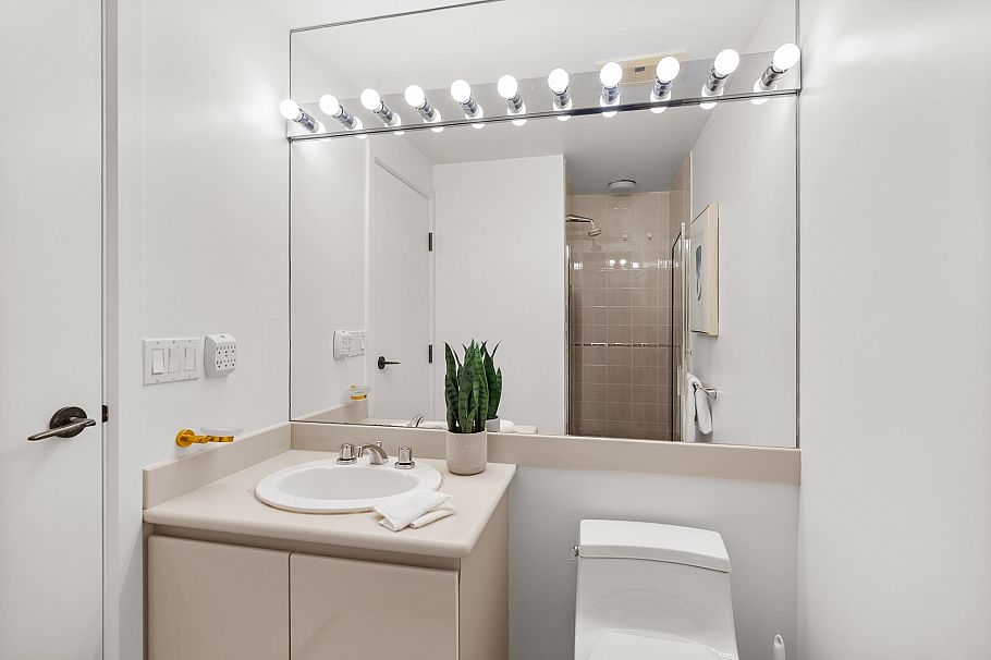 701 5850 Balsam Street Vancouver, BC - 24