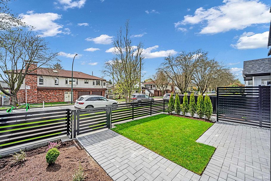 2371 Adanac Street Vancouver, BC - 27