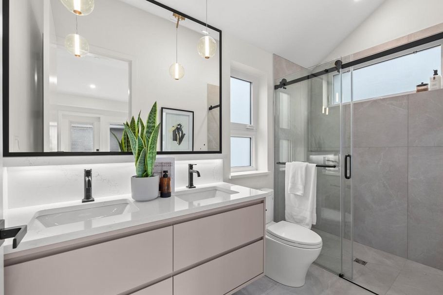 2430 W 49th Avenue Vancouver, BC - 22