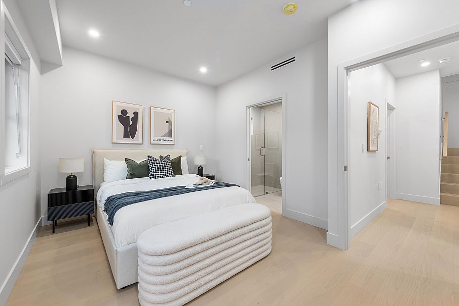 2 2136 E 10th Avenue Vancouver, BC - 23