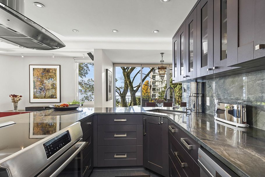 402 1575 Beach Avenue Vancouver, BC - 16