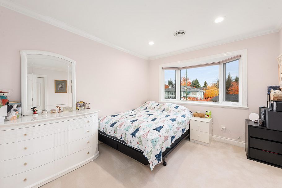 1363 W 51 Avenue Vancouver, BC - 26