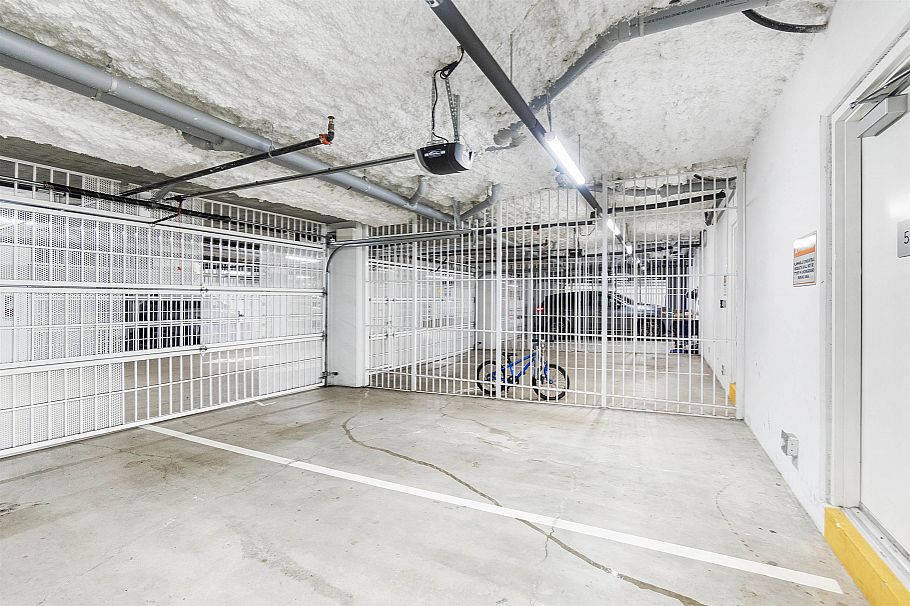 5 1133 Ridgewood Drive North Vancouver, BC - 38