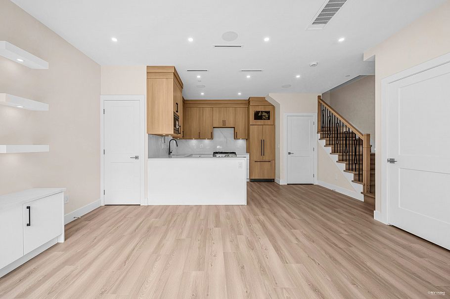 2371 Adanac Street Vancouver, BC - 2