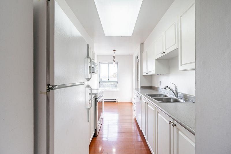 211 223 Mountain Highway North Vancouver, BC - 6