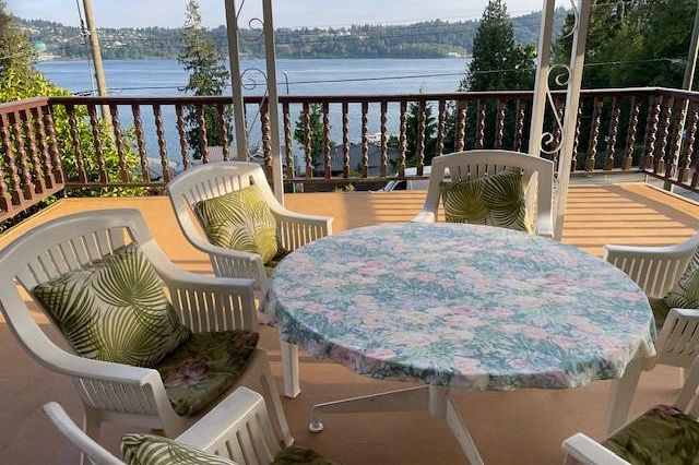 3772 Dollarton Highway North Vancouver, BC - 3