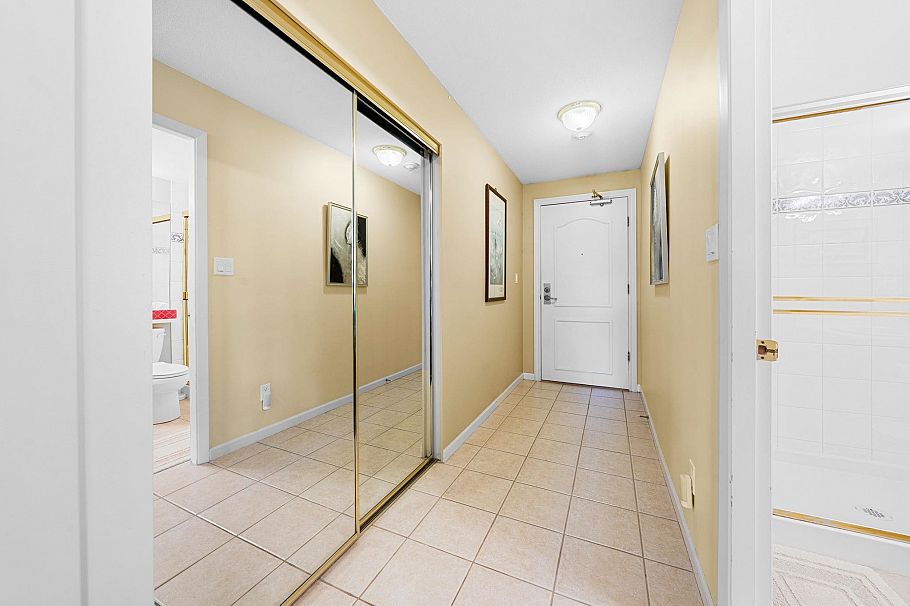 1106 1327 E Keith Road North Vancouver, BC - 2