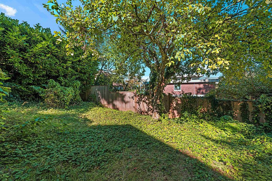 4523 W 1st Avenue Vancouver, BC - 22