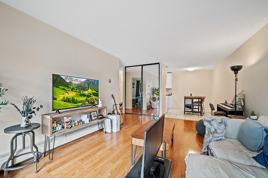 229 2033 Triumph Street Vancouver, BC - 5