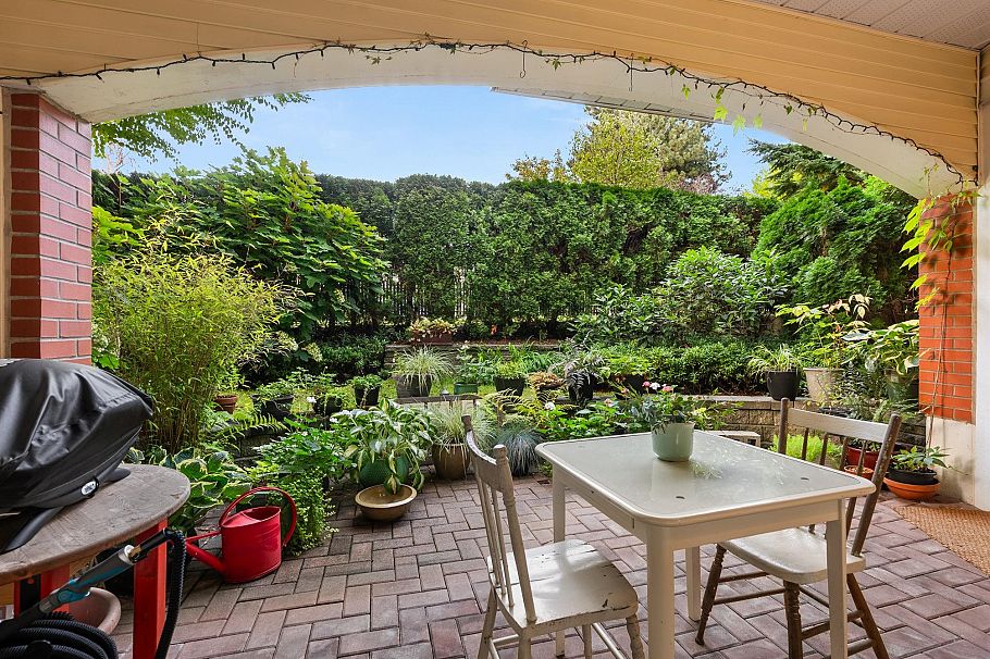 212 360 E 36th Avenue Vancouver, BC - 9