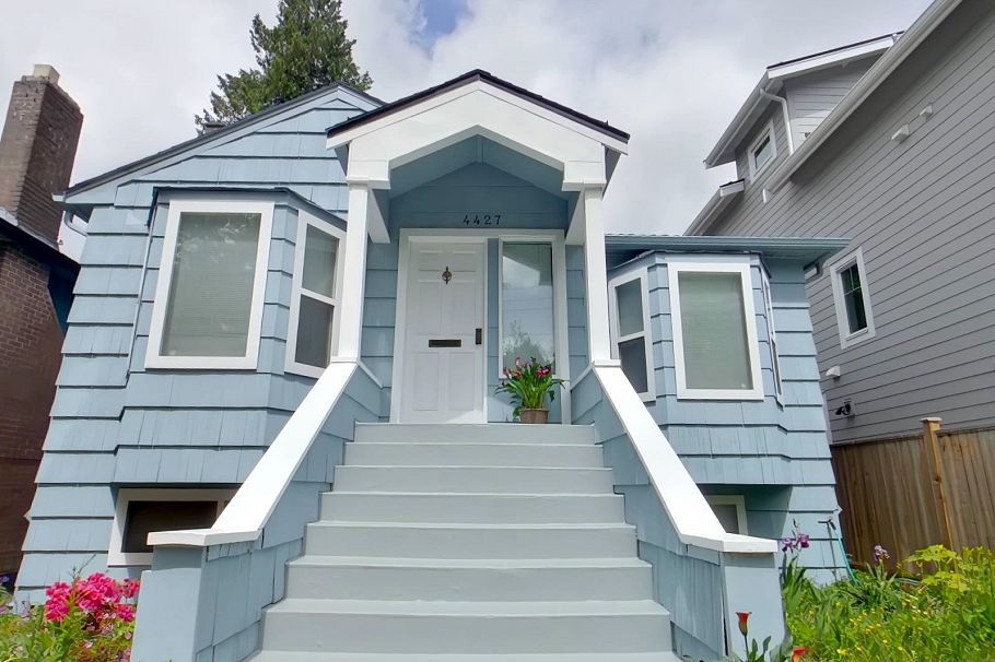 4427 W 16th Avenue Vancouver, BC - 1