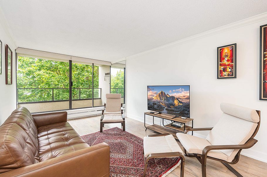 201 1995 Beach Avenue Vancouver, BC - 2