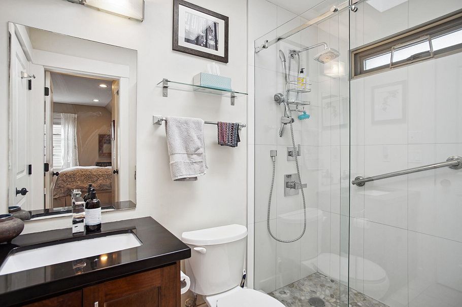 1371 E 20th Avenue Vancouver, BC - 22