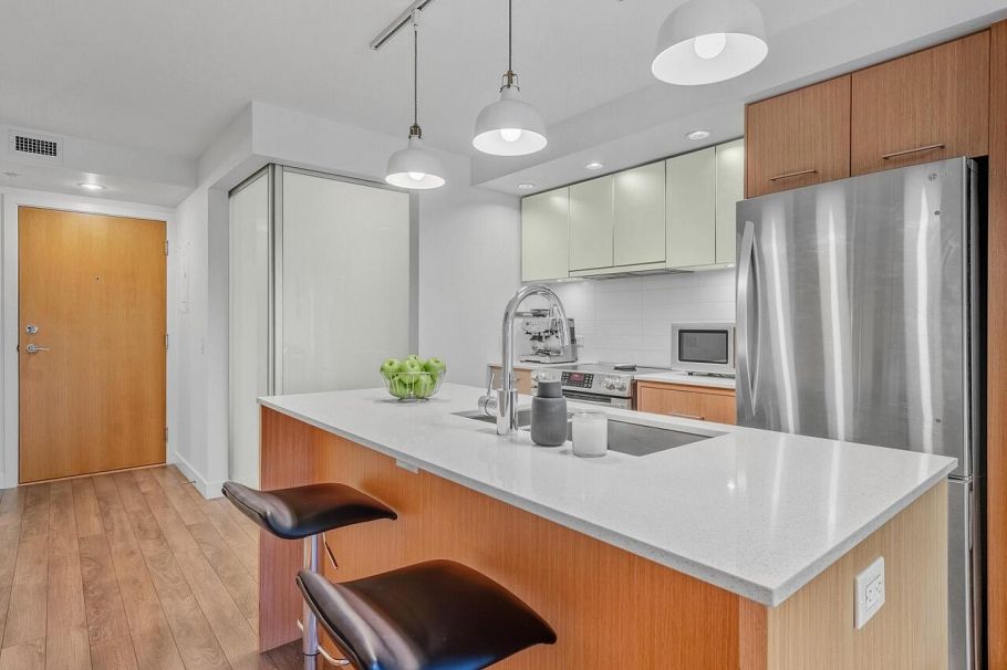 208 221 E 3rd Street North Vancouver, BC - 4