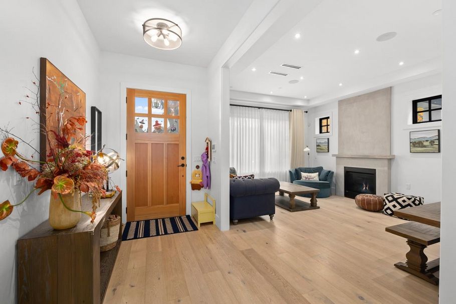 3363 W 15th Avenue Vancouver, BC - 3