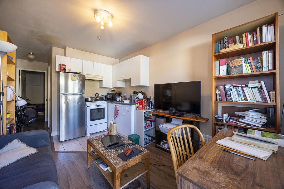 739 E 20th Avenue Vancouver, BC - 6