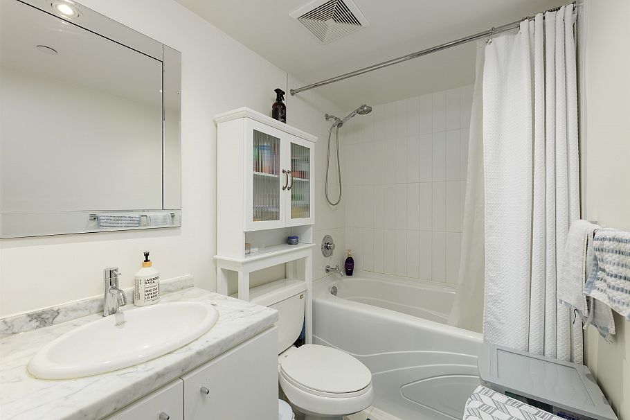 401 1030 W Broadway Vancouver, BC - 13