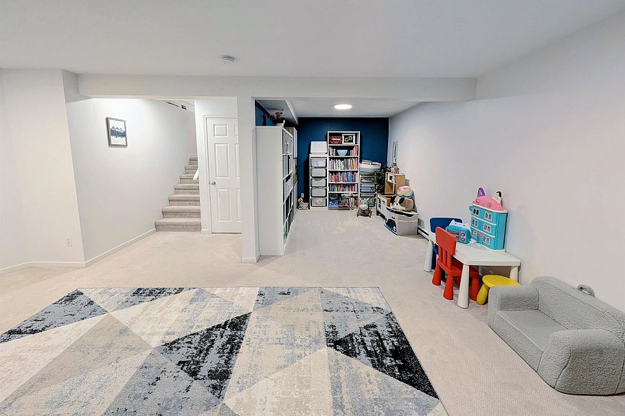 1 252 W 13th Street North Vancouver, BC - 30